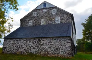 15.-2564-Springhouse-Lane-300×198