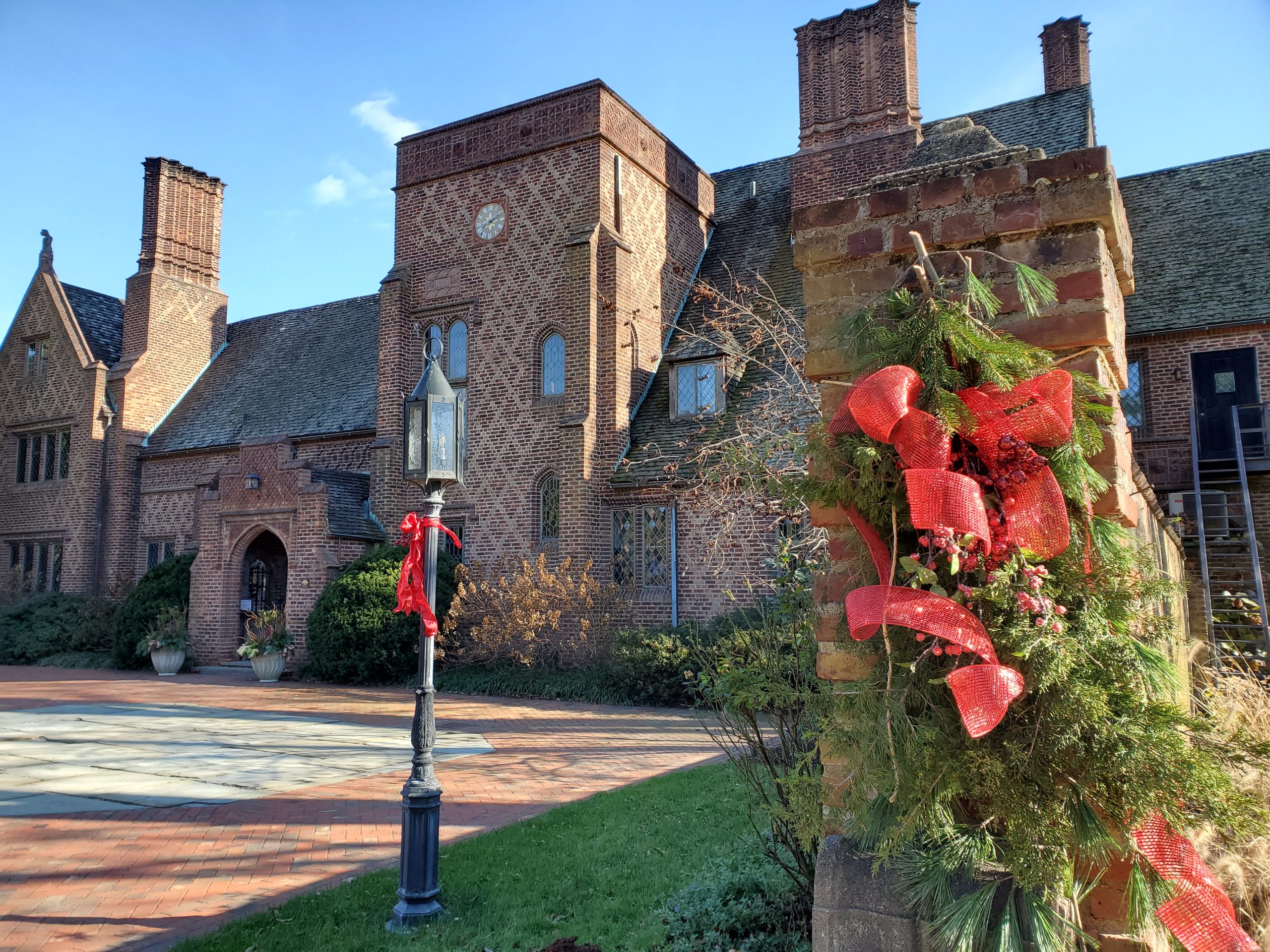 Decorating for Christmas at Aldie Heritage Conservancy